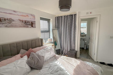 bedroom 1-2