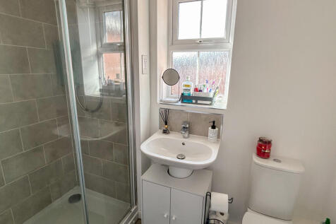 bedroom en-suite