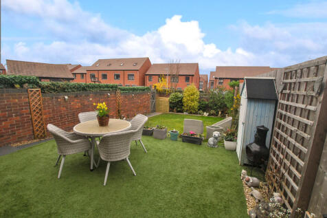 Rear Garden1_edit...
