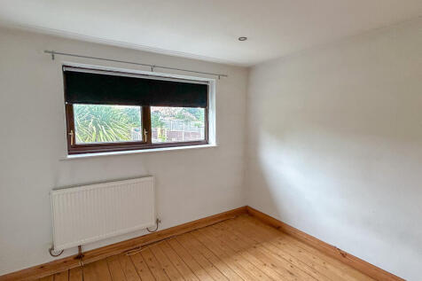 bedroom 2-2