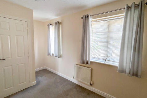 bedroom 2-1