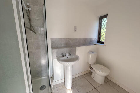 guest bedroom en-...