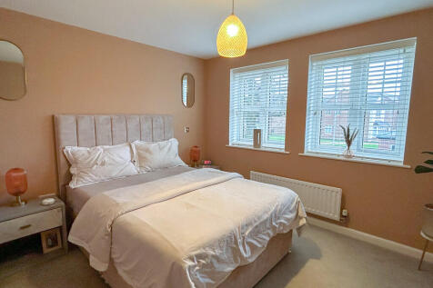 bedroom 1-1