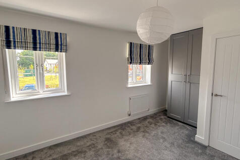 bedroom 1-2