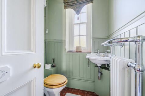 ground floor WC