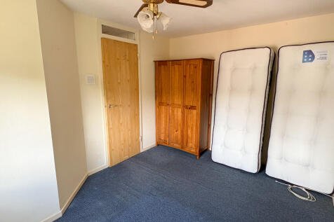 bedroom 1-1