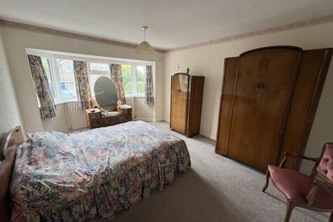 bedroom 1-1