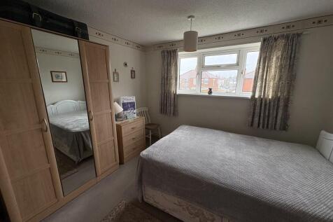 bedroom 2-1