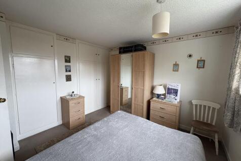 bedroom 2-2