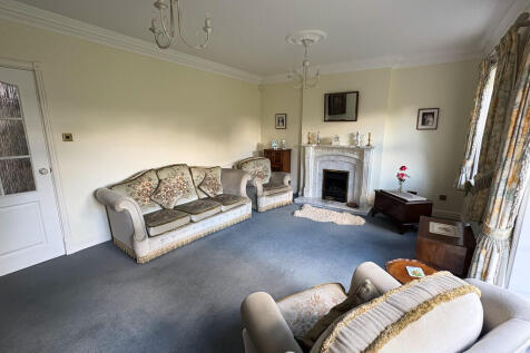 lounge 3