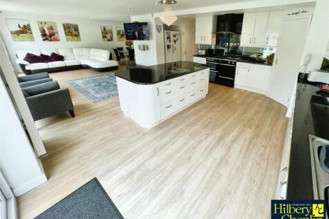 Kitchen Family Room