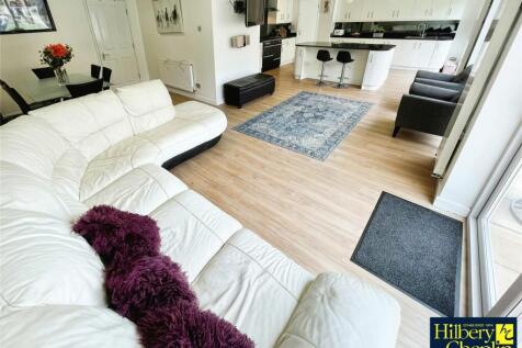 Kitchen Family Room