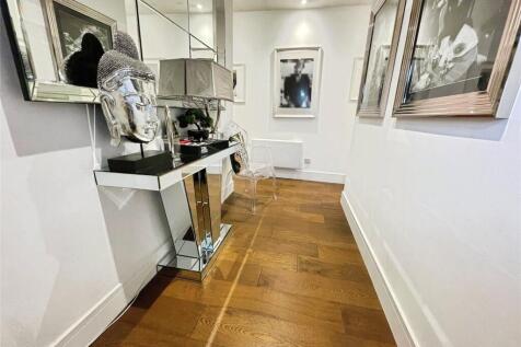 Annexe Hallway