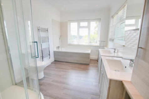 Master Ensuite
