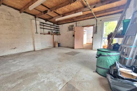 Garage/Workshop