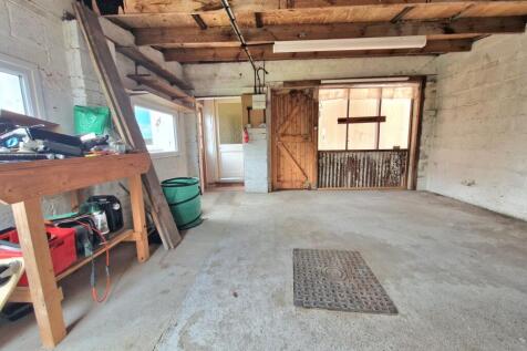 Garage/Workshop