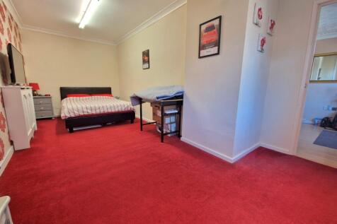 Sitting Room/Bed 4