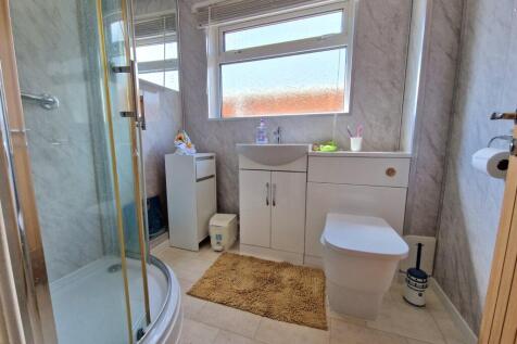 Gf Shower Room