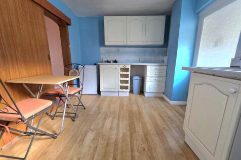 Kitchen/B&#39;fast Room
