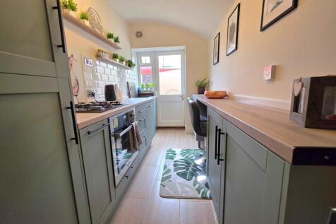 Kitchen/B&#39;fast Room