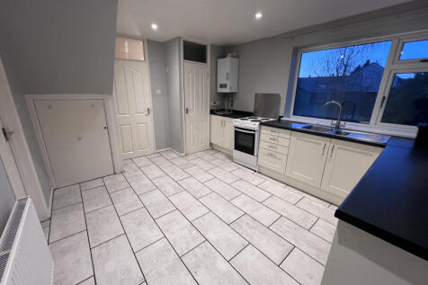 Robin Hood Road, Willenhall, Coventry, CV3 3AR