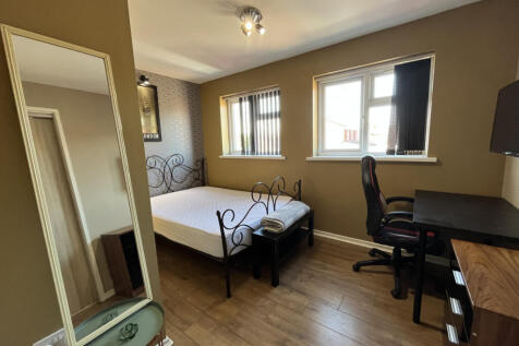 1st Floor Bedroom 1