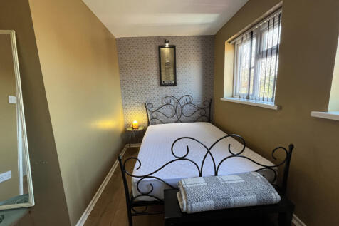 1st Floor Bedroom 1