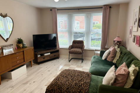 Living room 3