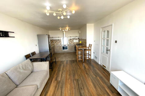 Lounge/Kitchen 2