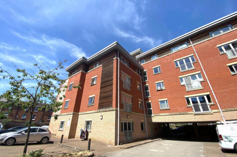 64 Fremington Court, 2 Upper York Street CV1 3GQ