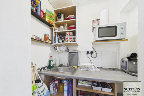 Flat 1 kitchen