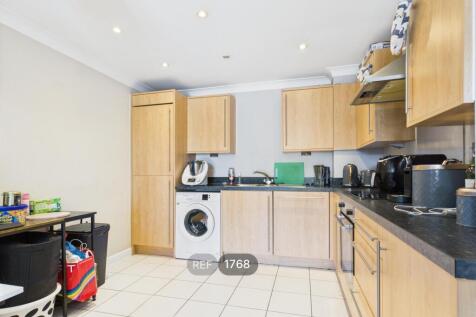 Kitchen &amp; Living area