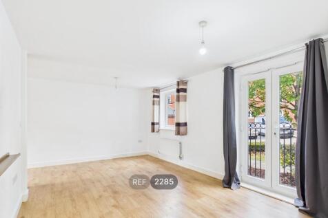 Kitchen &amp; Living area