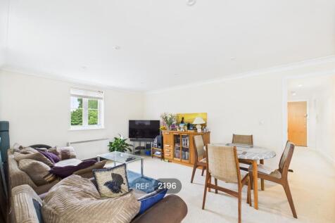 Kitchen &amp; Living area