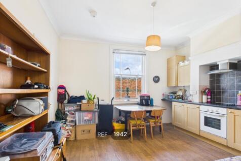 Kitchen &amp; Living area