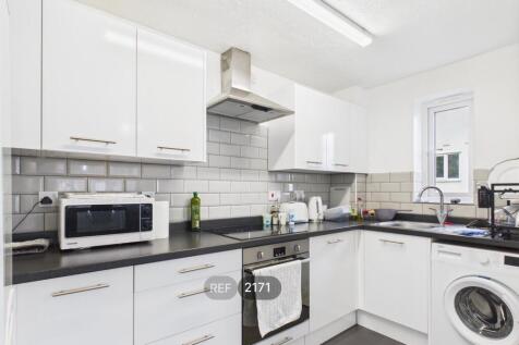 Kitchen &amp; Living area