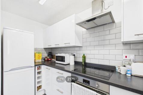 Kitchen &amp; Living area