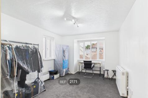 Kitchen &amp; Living area