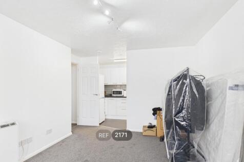 Kitchen &amp; Living area