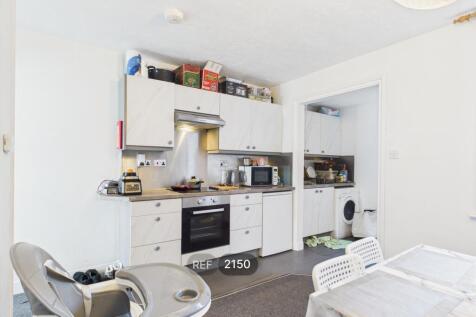 Kitchen / Dining area