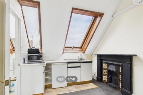 Kitchen/Living area