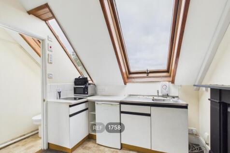 Kitchen/Living area