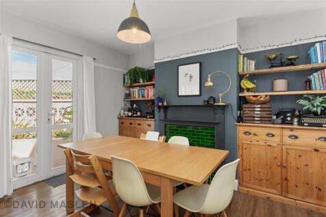 Dining Area (2).jpg