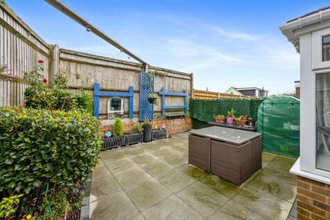 rear garden (2).JPG