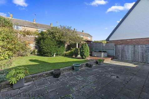 rear garden (3).jpg