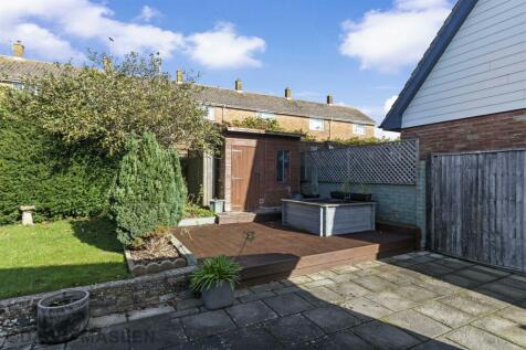 rear garden (4).jpg