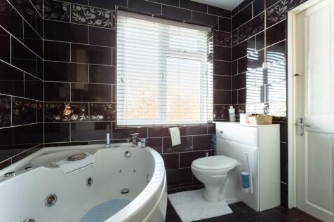 bathroom (1).jpg