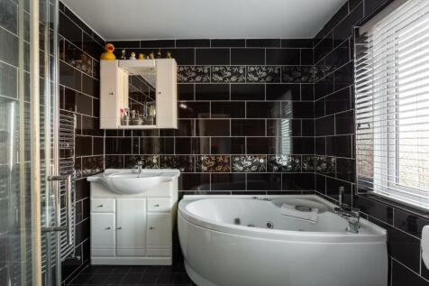 bathroom (2).jpg