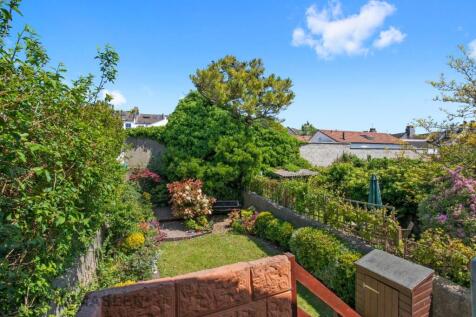 Rear Garden (1).jpg