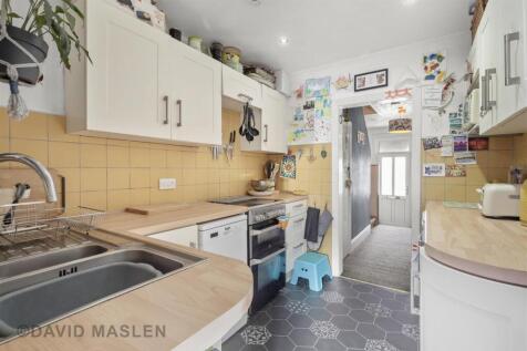 Kitchen (1).jpg